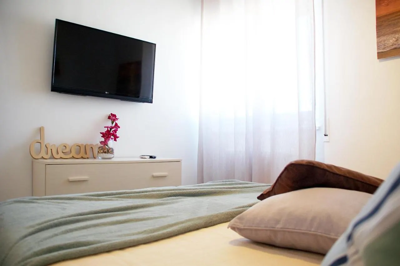 Apartament La Casa Di Sofia Bari 0*,